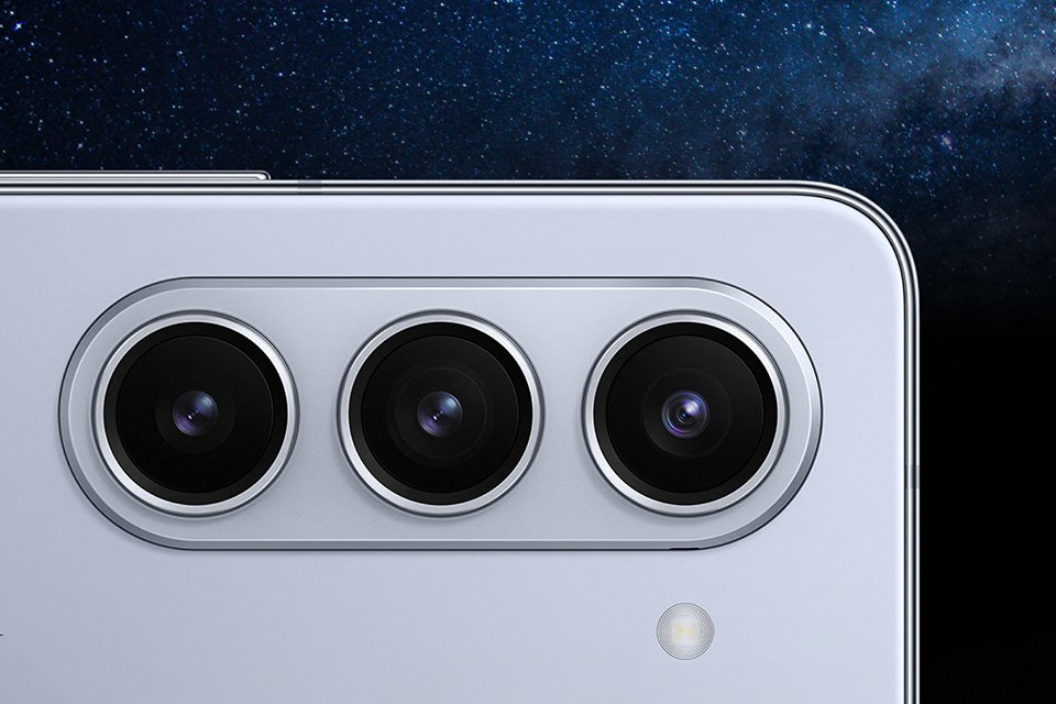 A close up view of the Samsung Galaxy Z Fold5 camera.